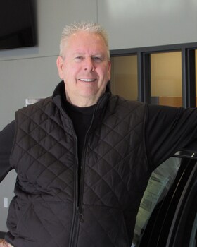 Staff member Perry Hagen from ID_5d69eff64ca2