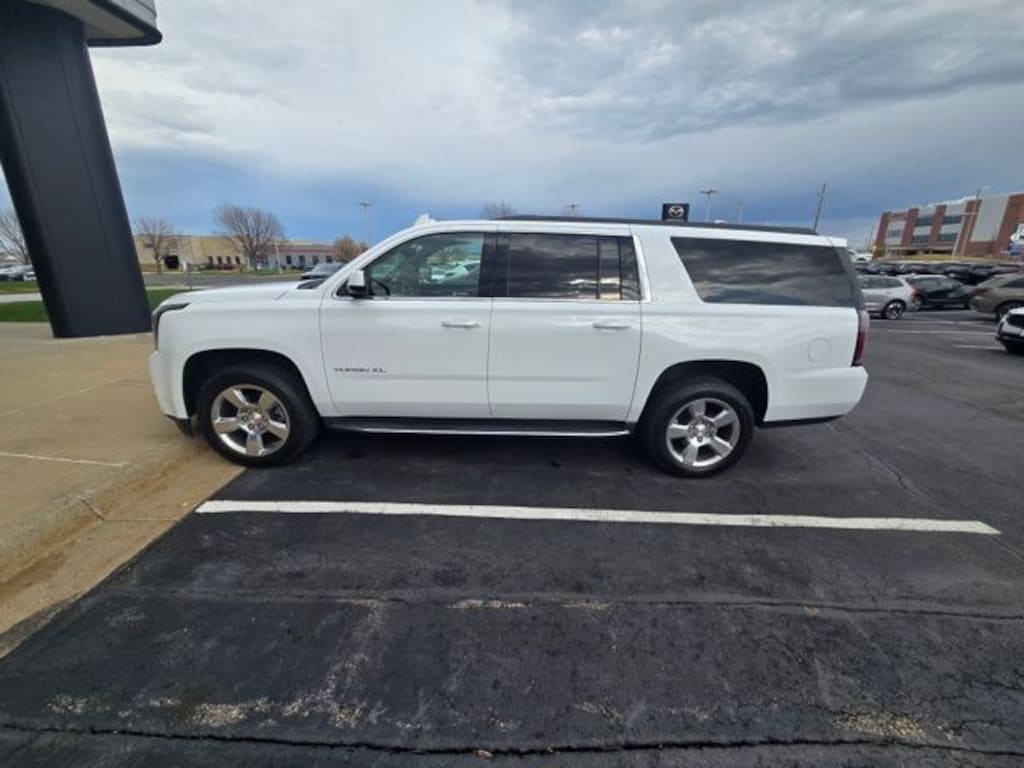 Used 2017 GMC Yukon XL SLE SUV