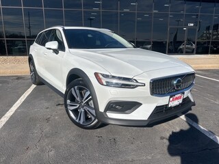 2026 Volvo V60 Cross Country B5 Plus AWD Wagon