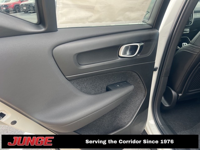 2026 Volvo XC40 Ultra - Photo 10