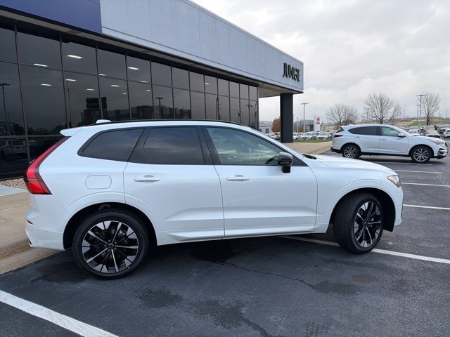 2026 Volvo XC60 Plus - Photo 24