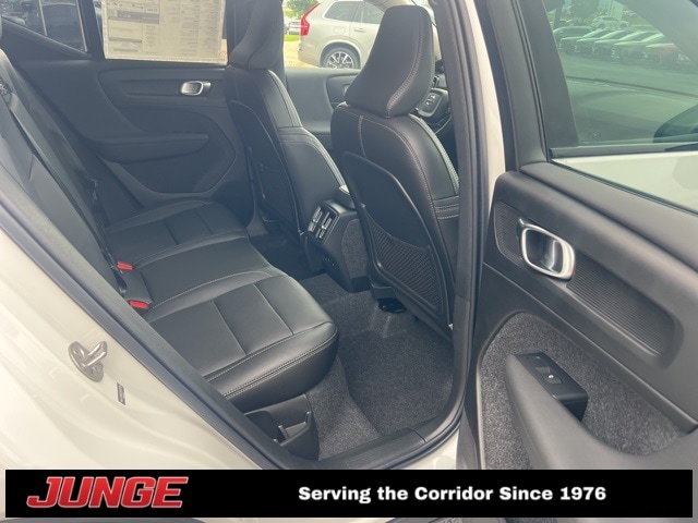 2026 Volvo XC40 Ultra - Photo 17