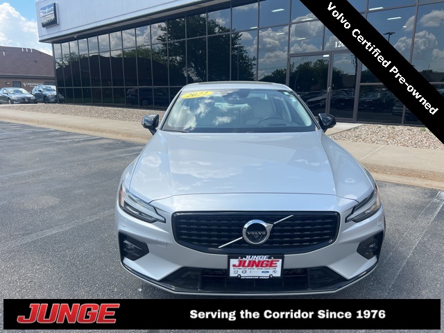 Certified 2022 Volvo S60 Momentum with VIN 7JRL12TZ0NG187174 for sale in Hiawatha, IA