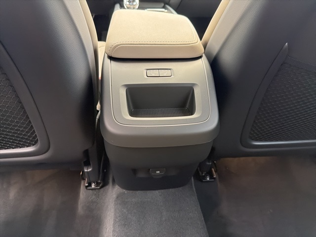 2026 Volvo XC60 Plus - Photo 12