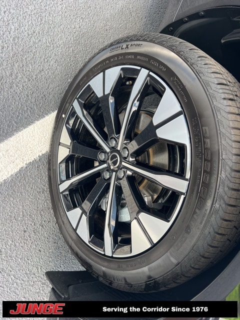 2026 Volvo XC60 Plus - Photo 18