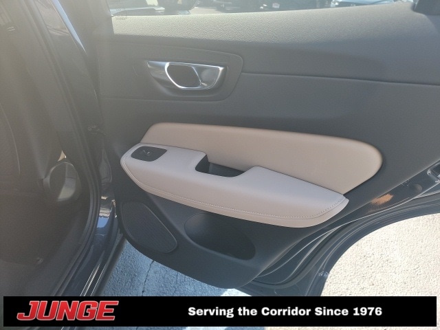 2026 Volvo XC60 Plus - Photo 20