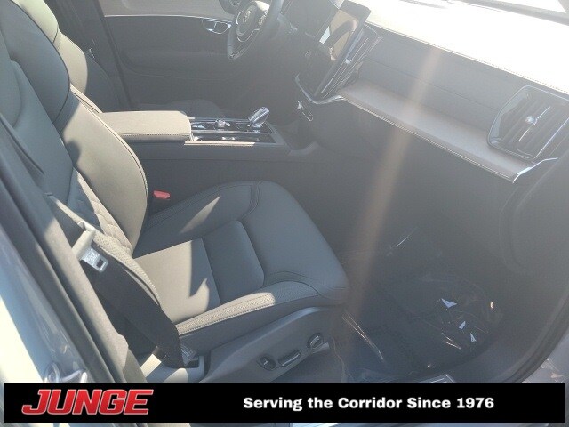 2026 Volvo XC90 Plus - Photo 19