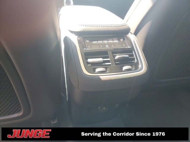 2026 Volvo XC90 Plus - Photo 14