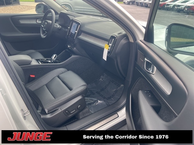 2026 Volvo XC40 Ultra - Photo 18