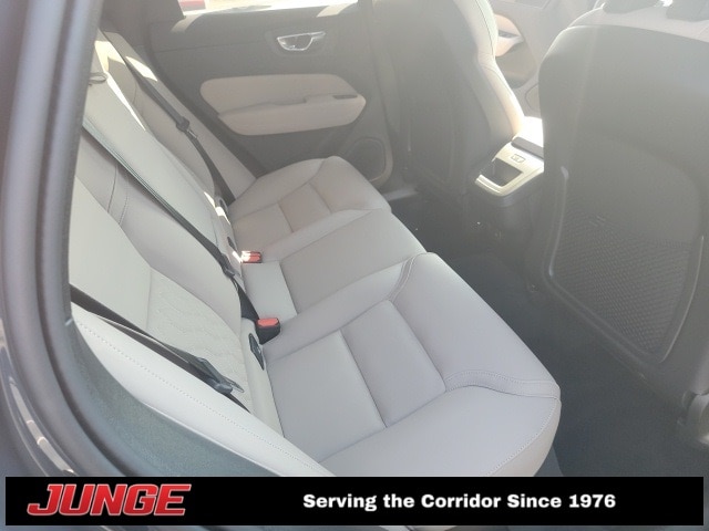 2026 Volvo XC60 Plus - Photo 21