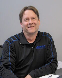 Staff member Mike Thoren from ID_5d69eff64ca2