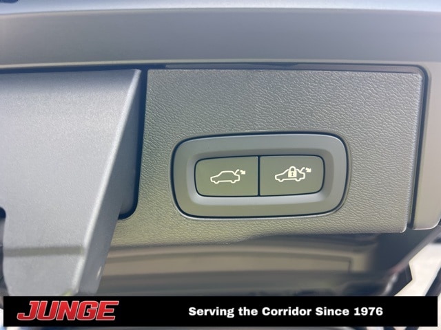 2026 Volvo XC60 Plus - Photo 15