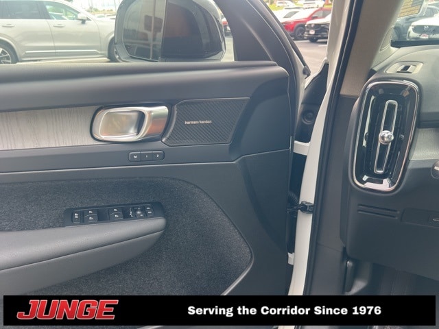 2026 Volvo XC40 Ultra - Photo 8