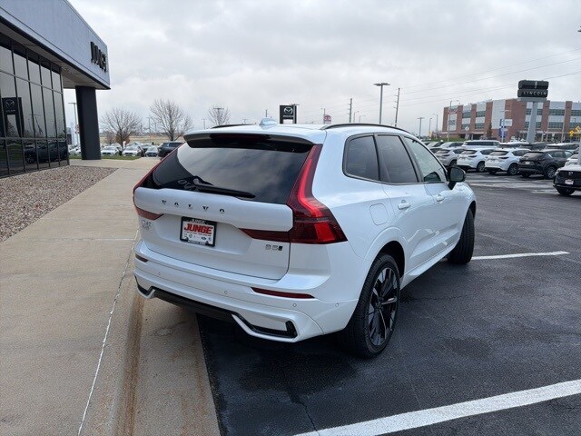 2026 Volvo XC60 Plus - Photo 23