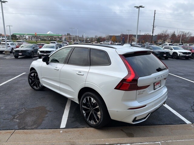 2026 Volvo XC60 Plus - Photo 21
