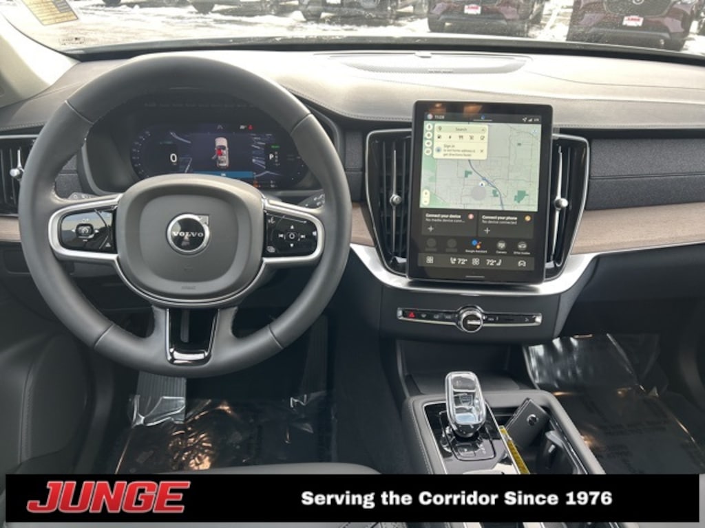 New 2026 Volvo XC90 plug-in hybrid T8 Plus 7-Seater SUV