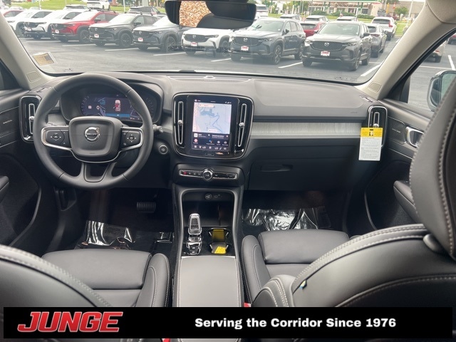 2026 Volvo XC40 Ultra - Photo 13