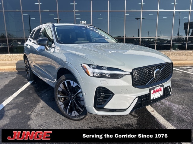 2026 Volvo XC60 Plus's photo