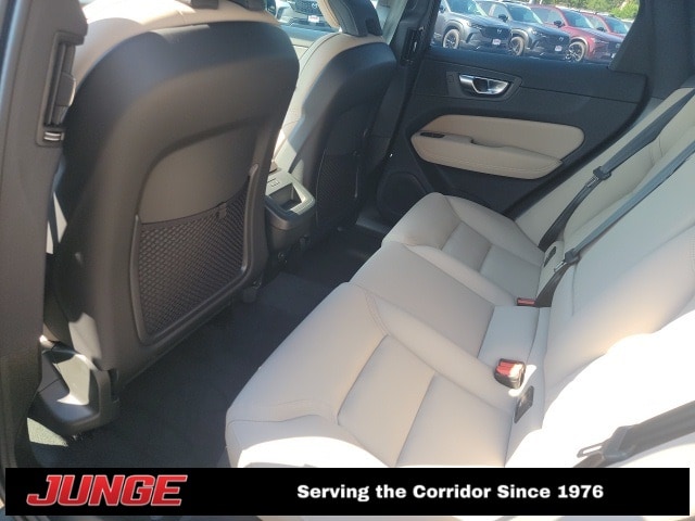 2026 Volvo XC60 Plus - Photo 14