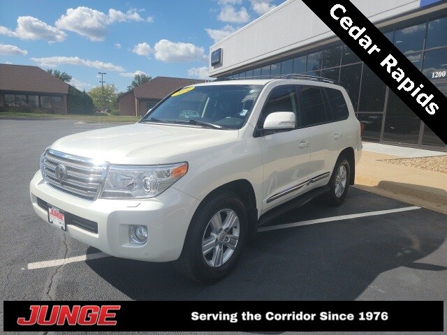 2014 Toyota Land Cruiser Base photo 3