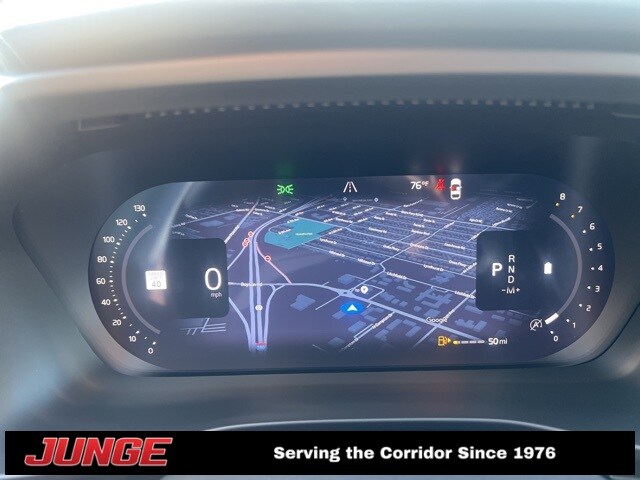 2026 Volvo XC40 Plus photo 3