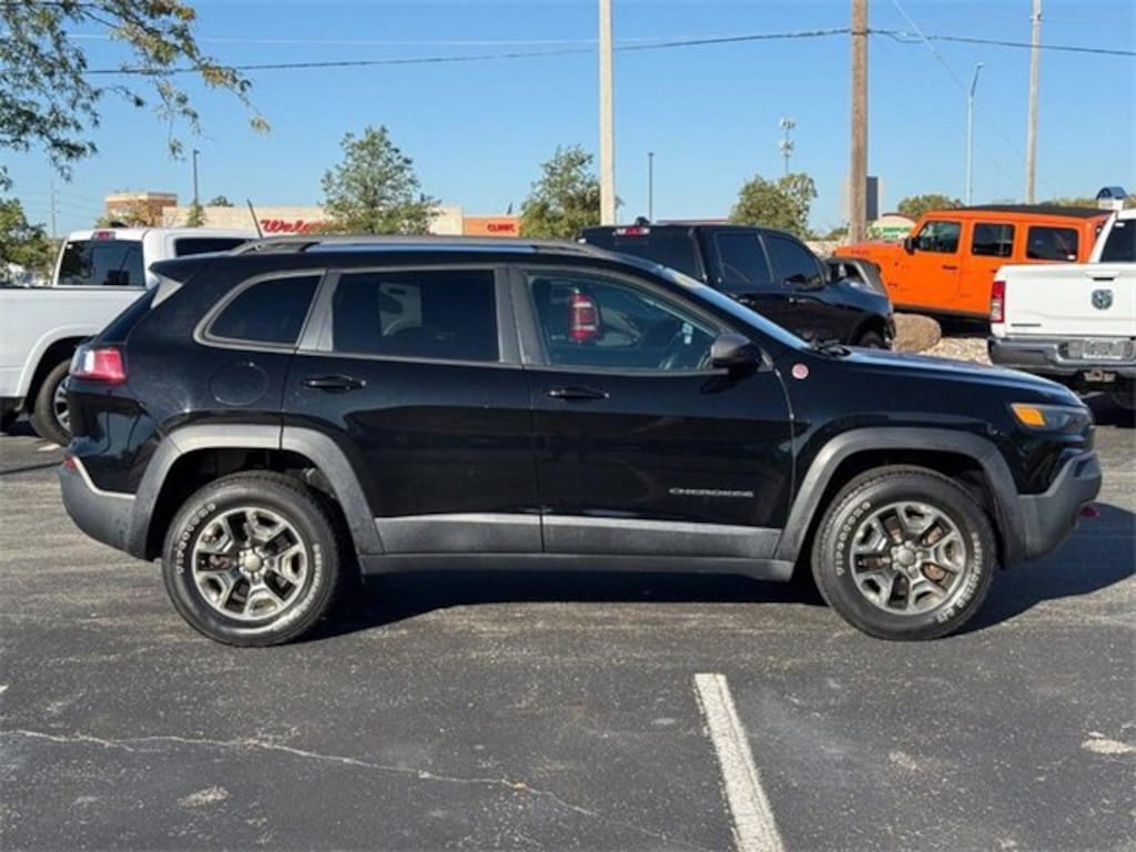 Used 2019 Jeep Cherokee Trailhawk 4x4 SUV