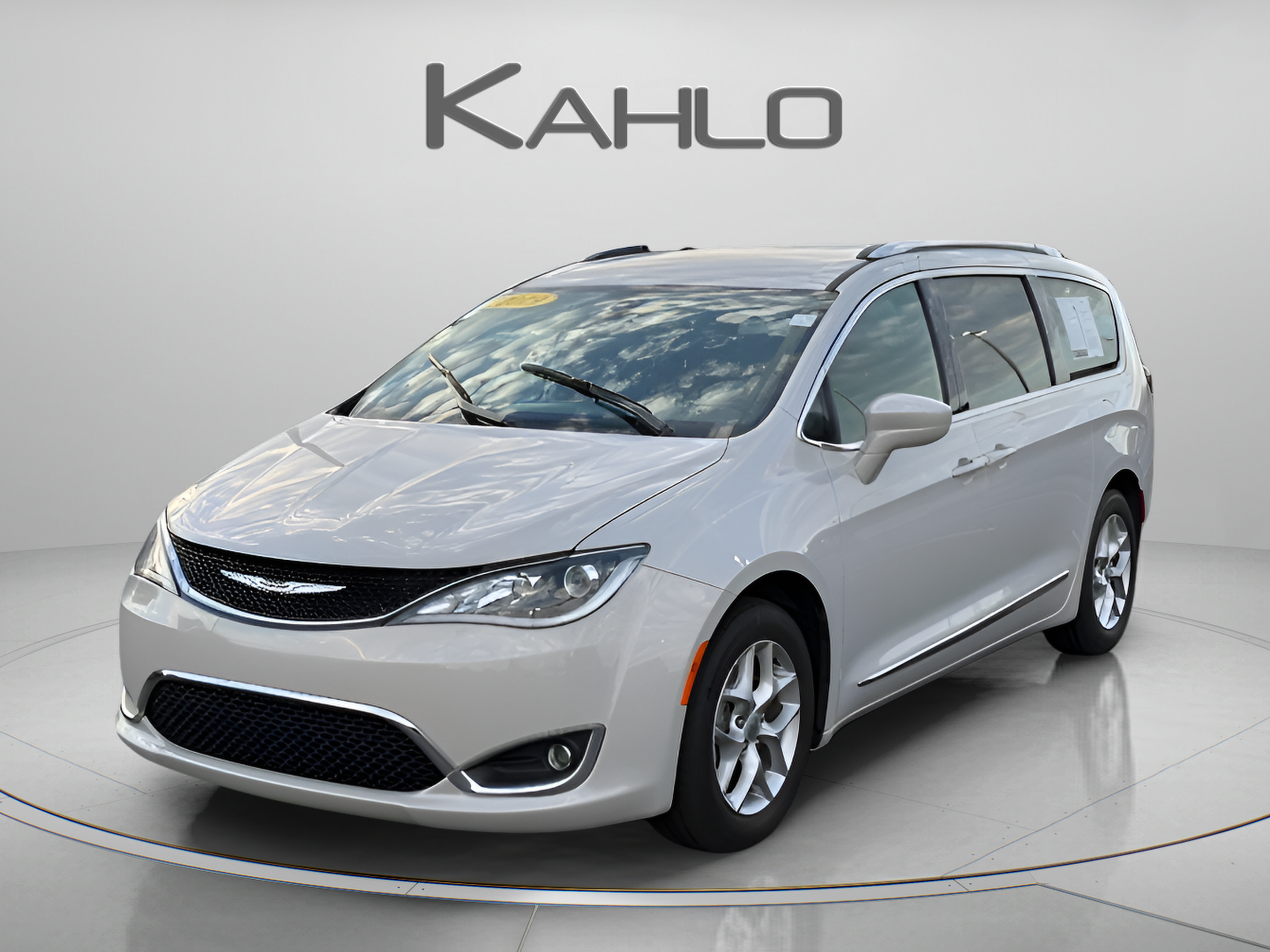 Used 2019 Chrysler Pacifica Touring L Van Passenger Van