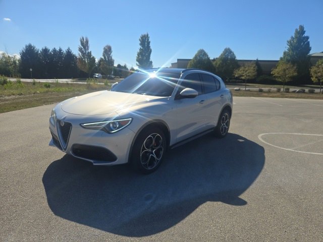 2022 Alfa Romeo Stelvio Ti photo 3