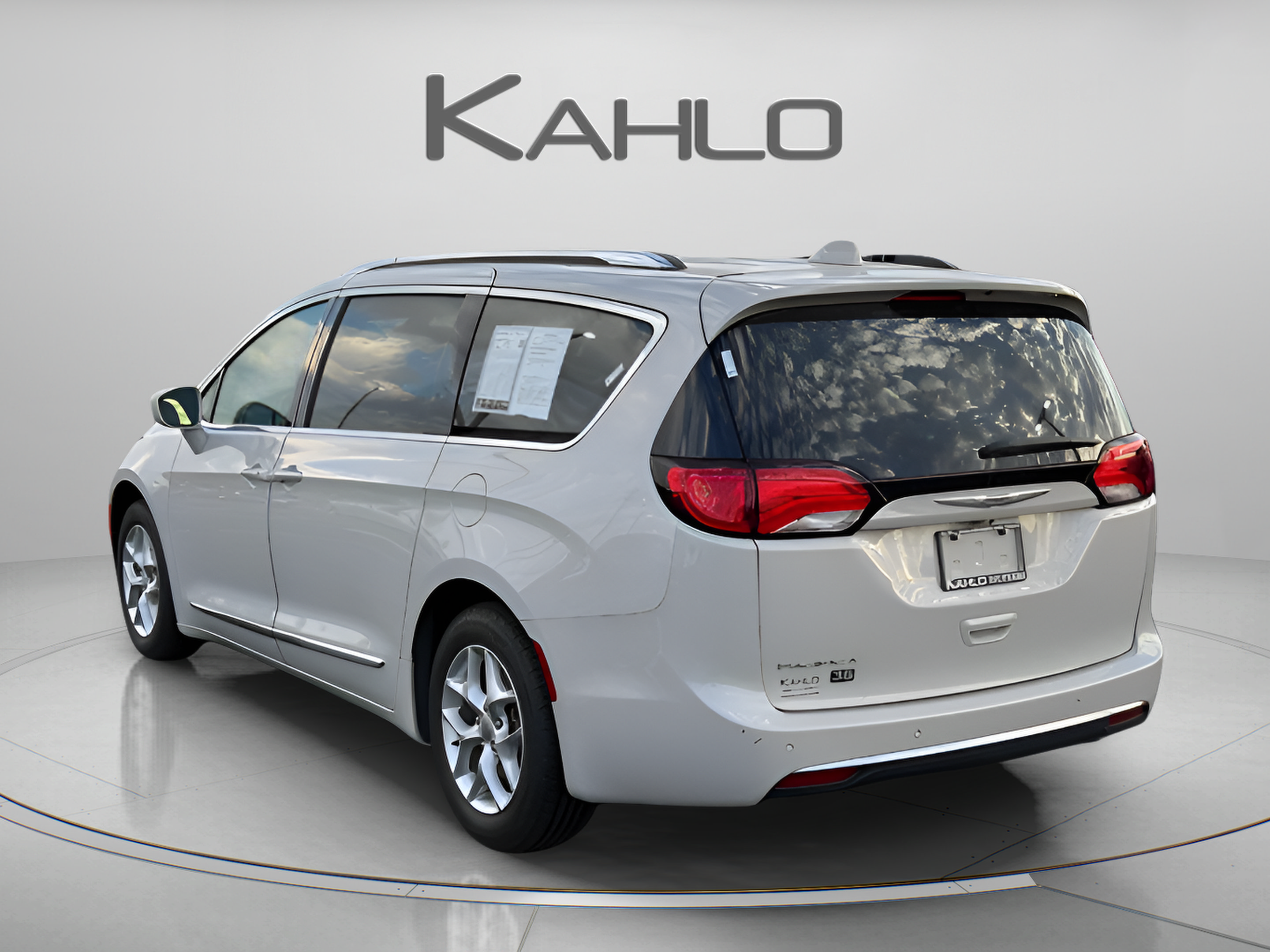 Used 2019 Chrysler Pacifica Touring L Van Passenger Van