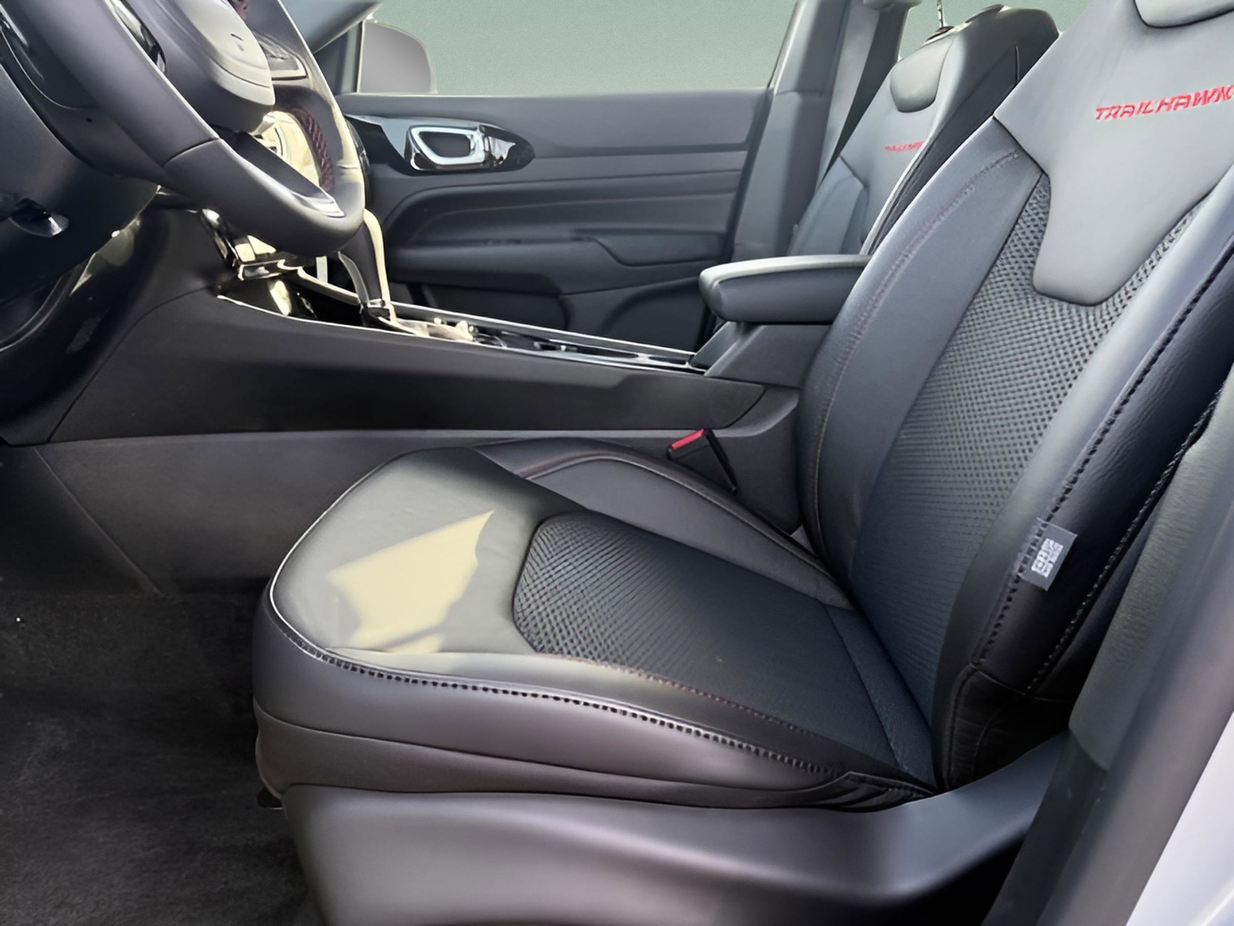2026 Jeep Compass Trailhawk - Photo 15