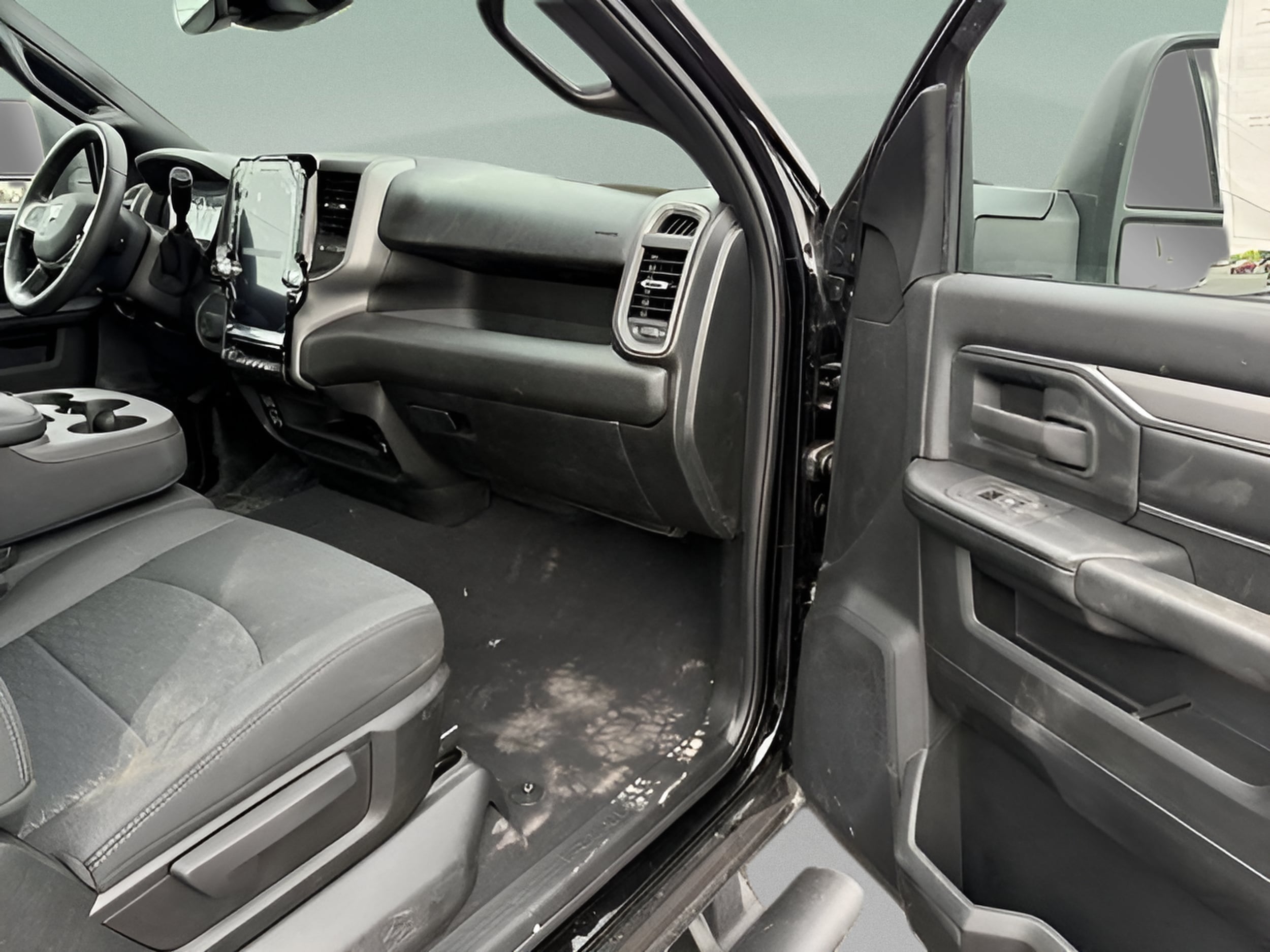 2025 RAM 2500 Tradesman - Photo 11