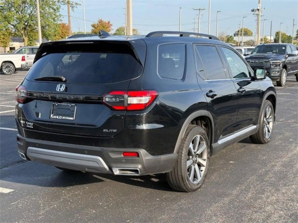 Used 2024 Honda Pilot Elite SUV