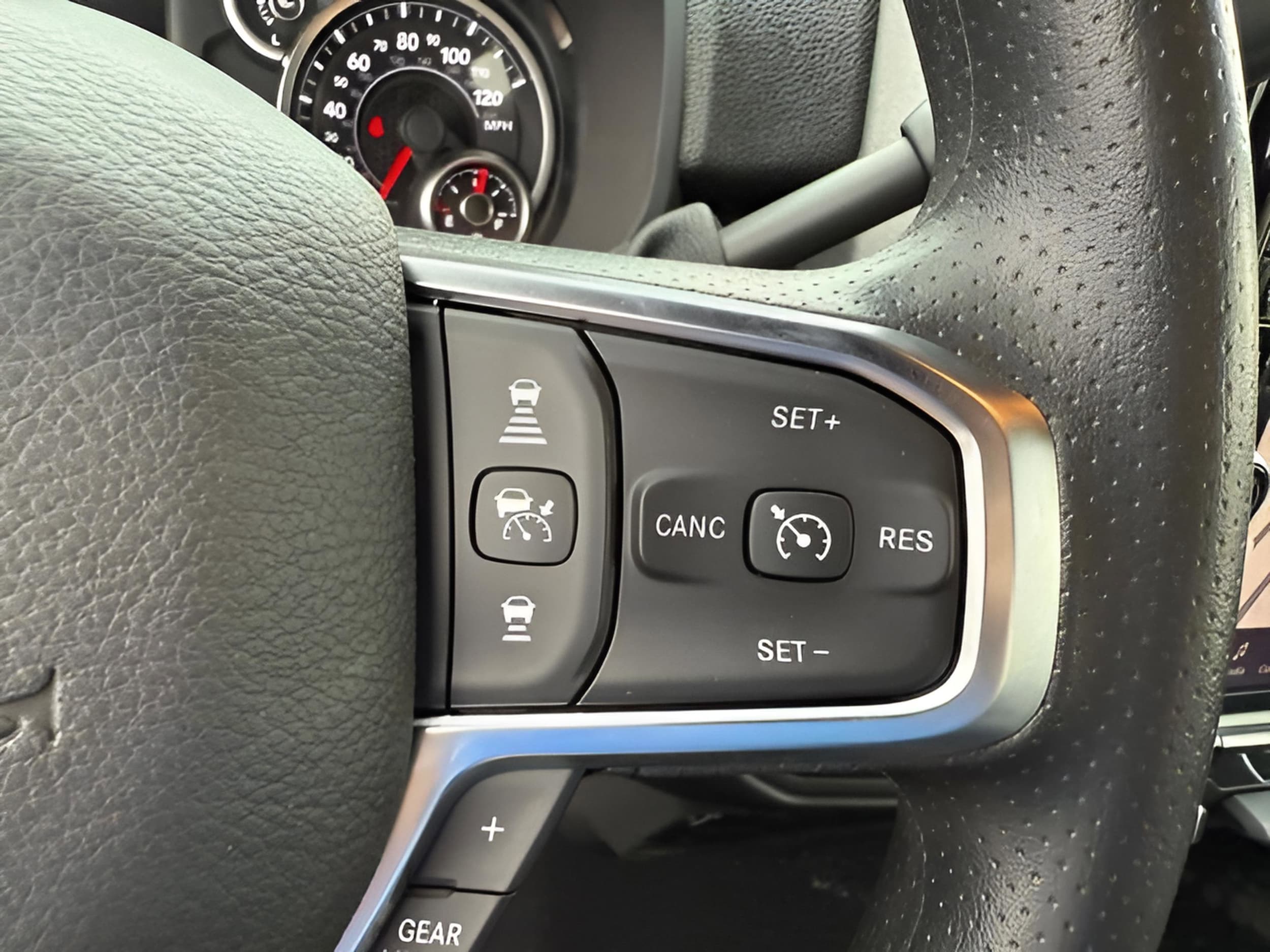 2025 RAM 2500 Tradesman - Photo 18