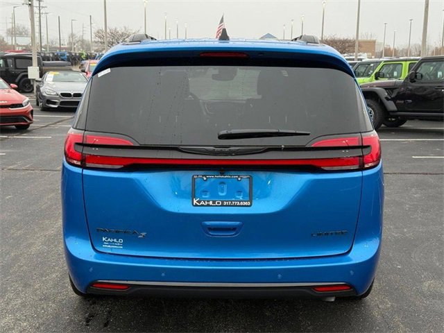 2026 Chrysler Pacifica Limited photo 4