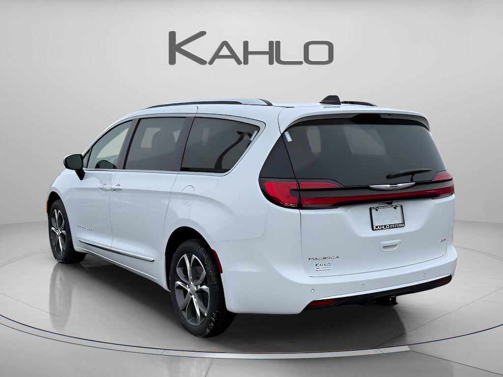 New 2026 Chrysler Pacifica Pinnacle Passenger Van