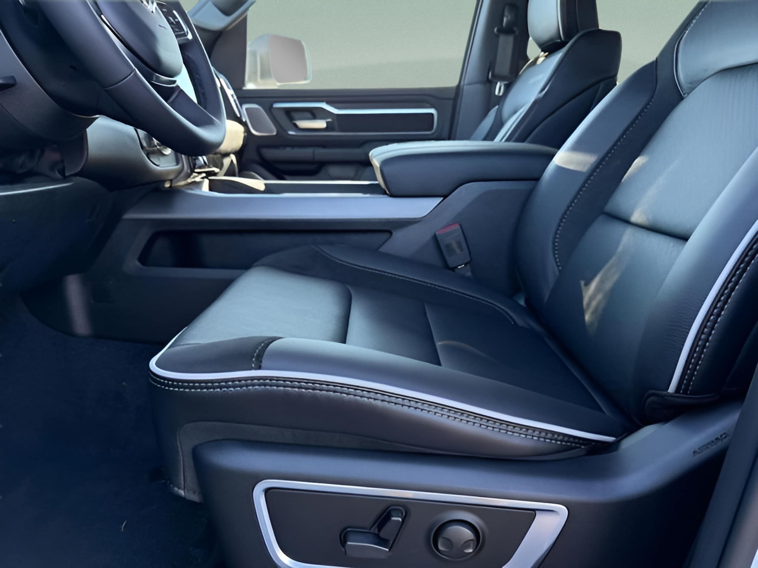 2026 RAM 1500 Laramie - Photo 13