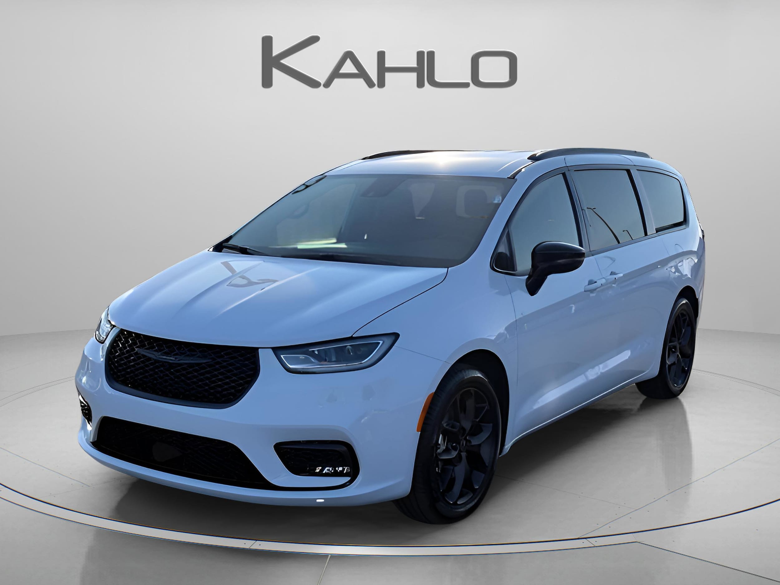 2026 Chrysler Pacifica Select's photo