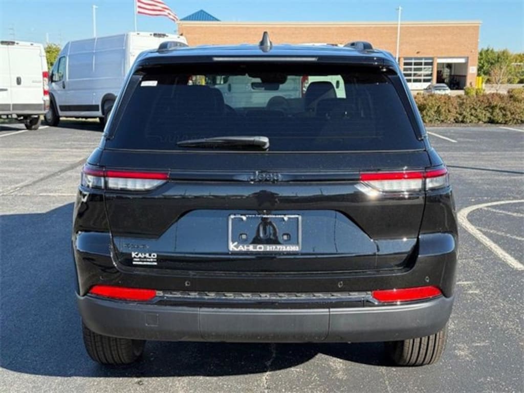 New 2025 Jeep Grand Cherokee Altitude X Sport Utility