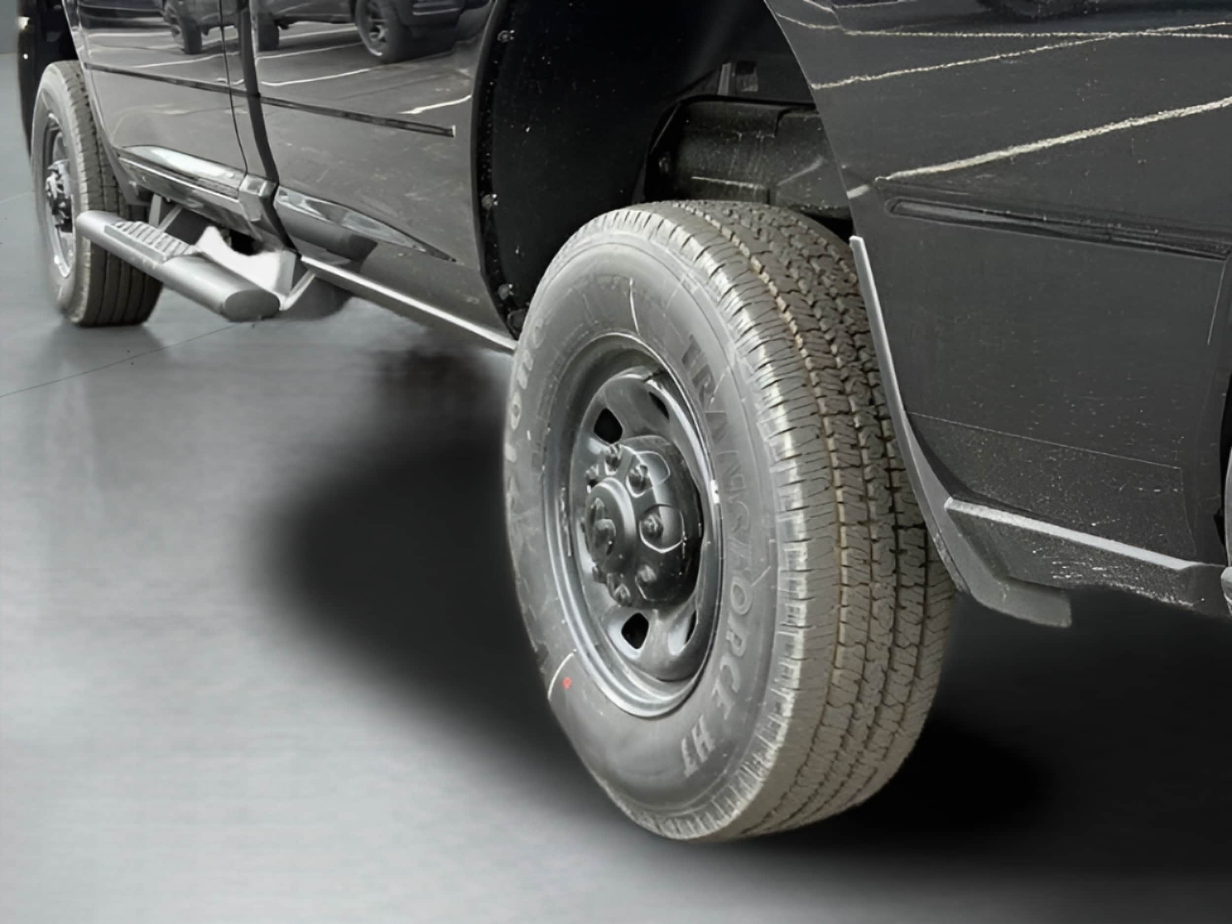 2025 RAM 2500 Tradesman - Photo 31