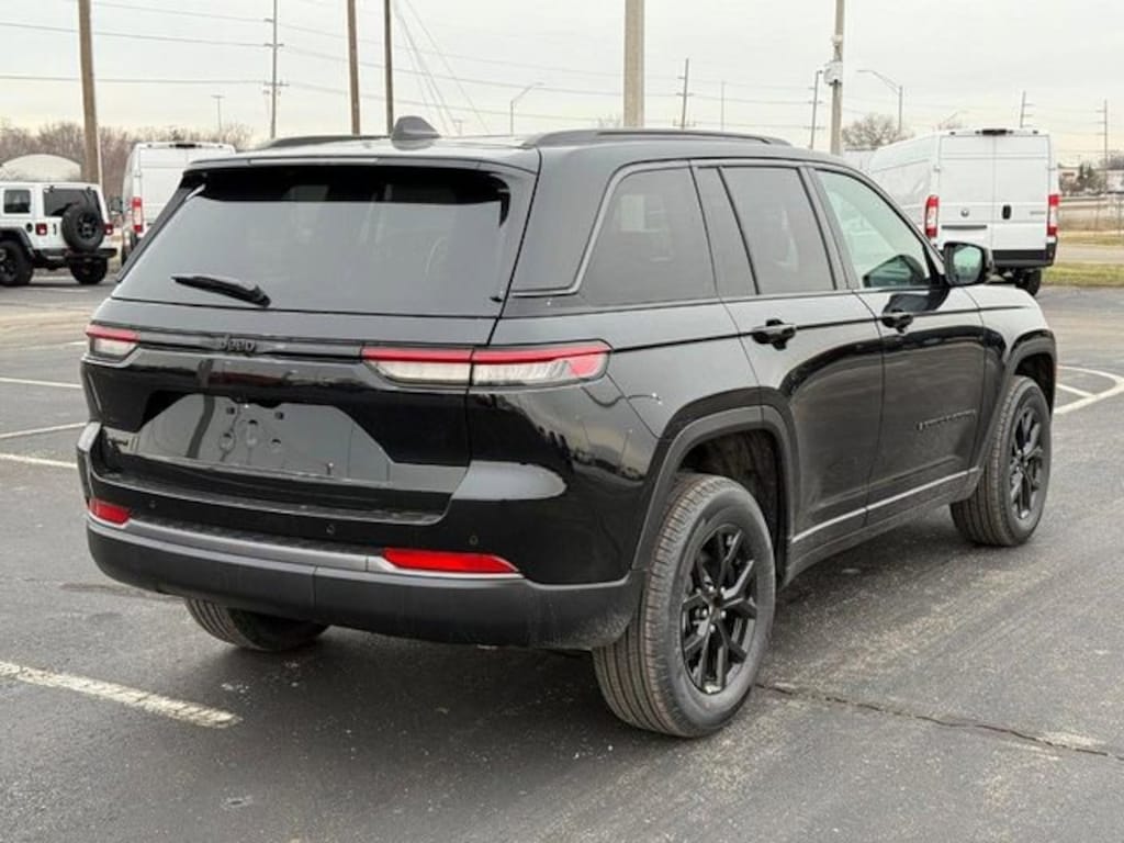 New 2026 Jeep Grand Cherokee Laredo Altitude Sport Utility