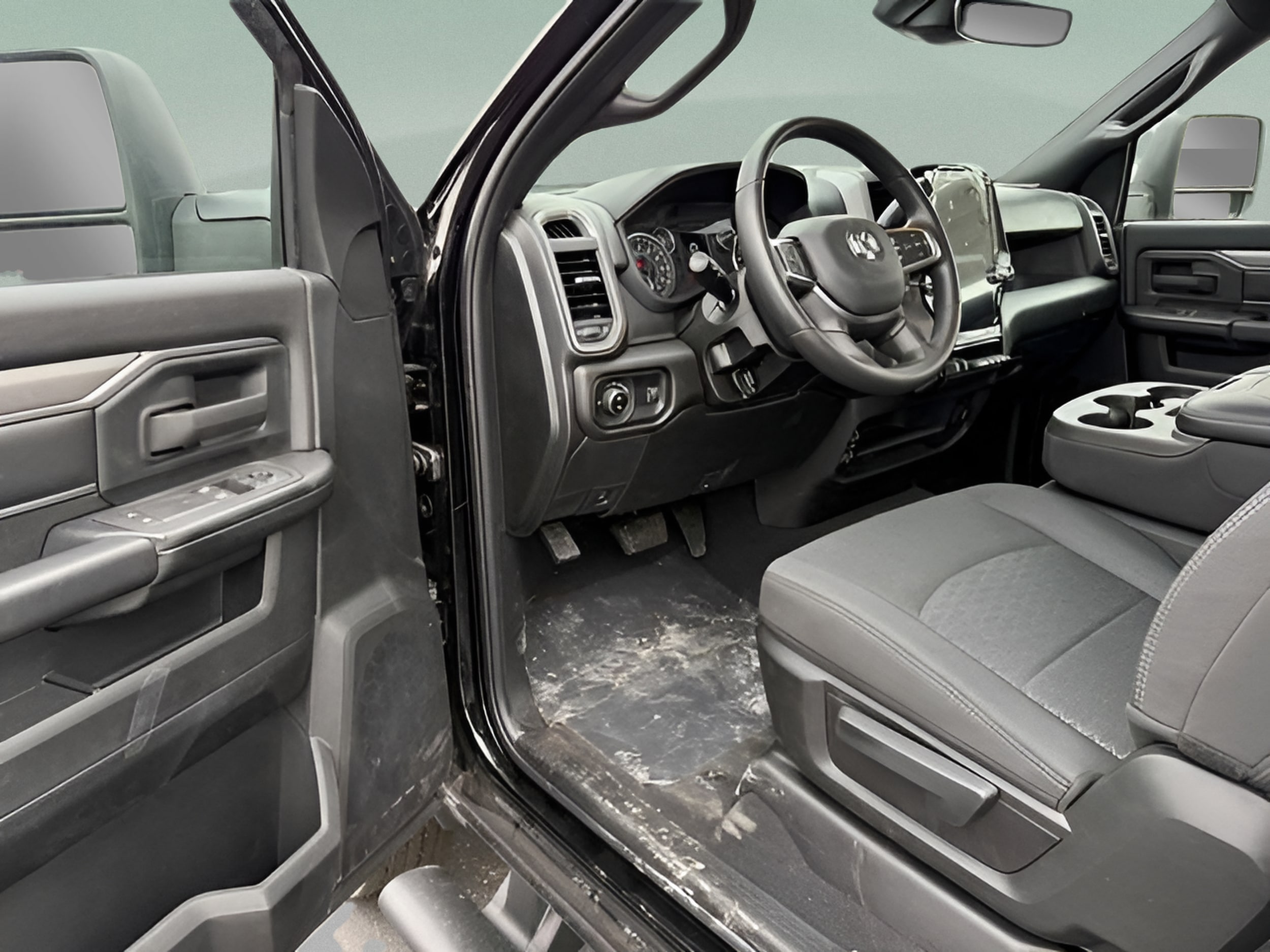 2025 RAM 2500 Tradesman - Photo 14