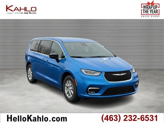 2026 Chrysler Pacifica Select's photo