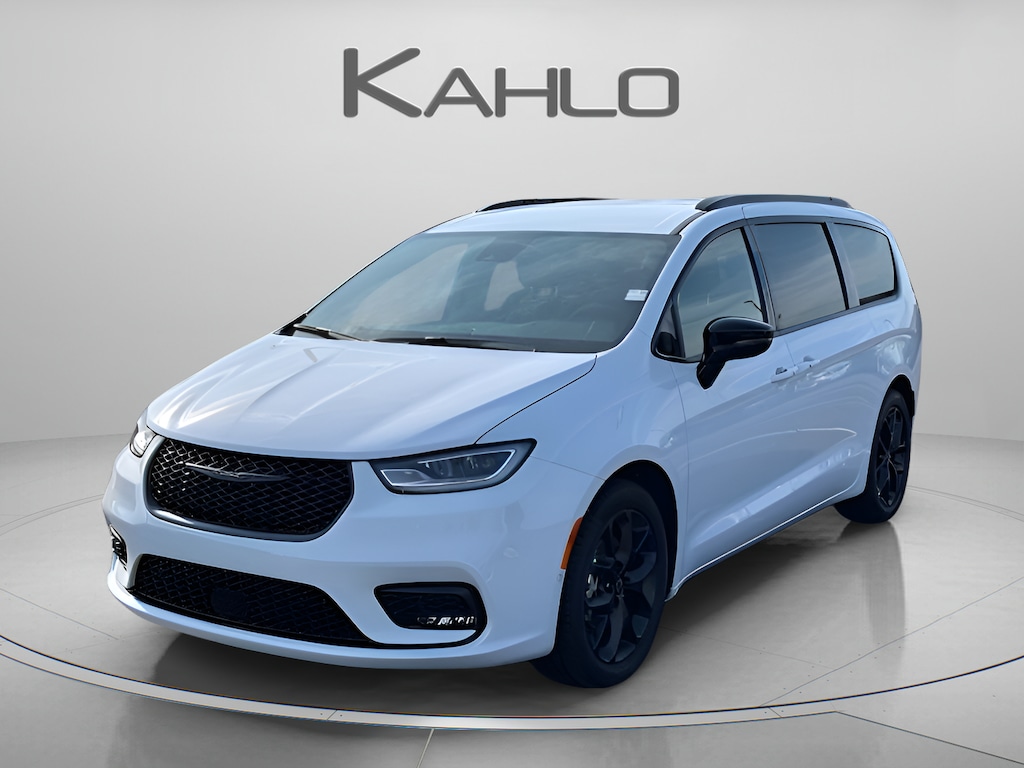 New 2026 Chrysler Pacifica Select Passenger Van