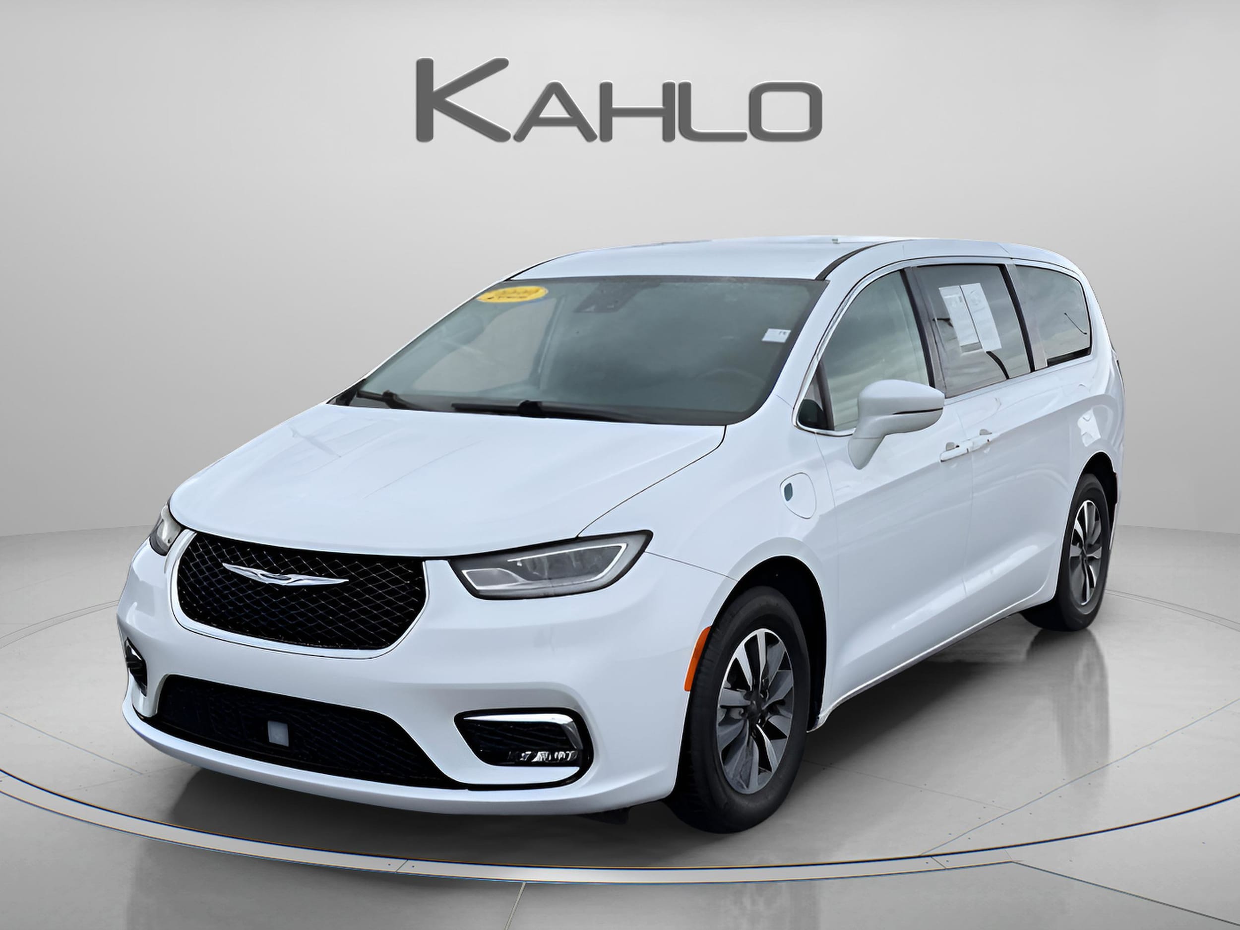 2022 Chrysler Pacifica Hybrid Touring L Hybrid's photo