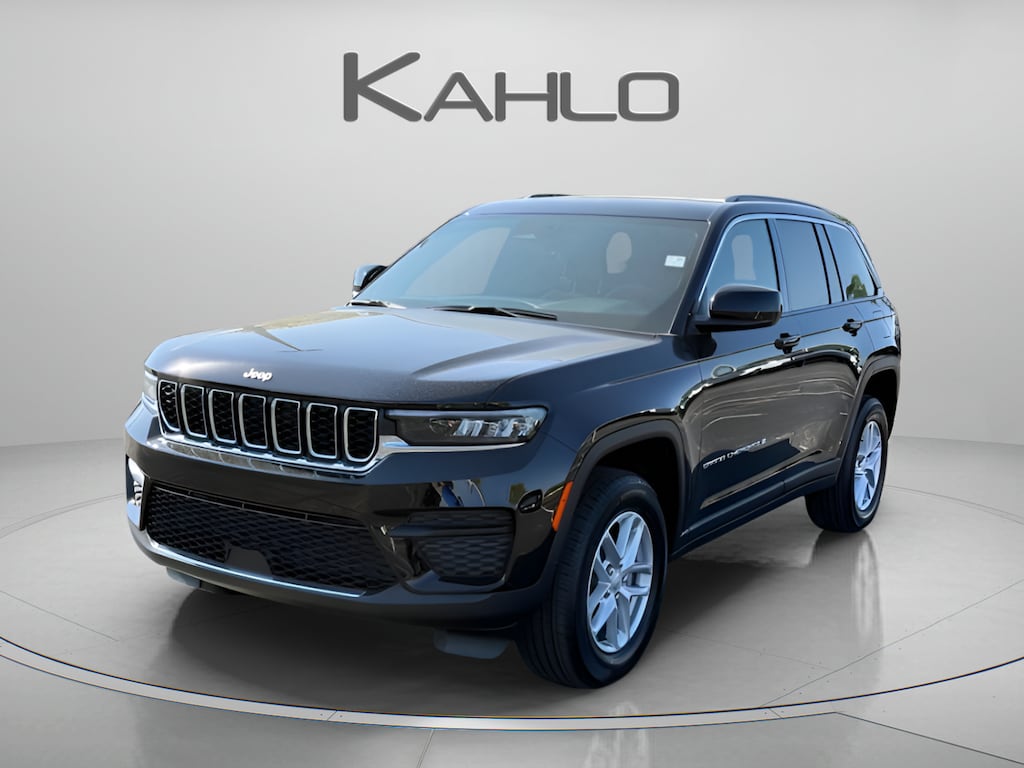 New 2026 Jeep Grand Cherokee Laredo Sport Utility