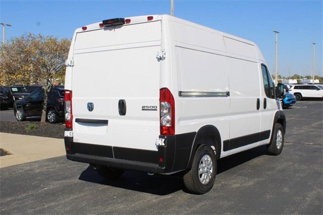 2024 Ram ProMaster 2500 Cargo Van photo 2