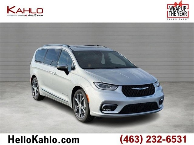 2026 Chrysler Pacifica Pinnacle's photo