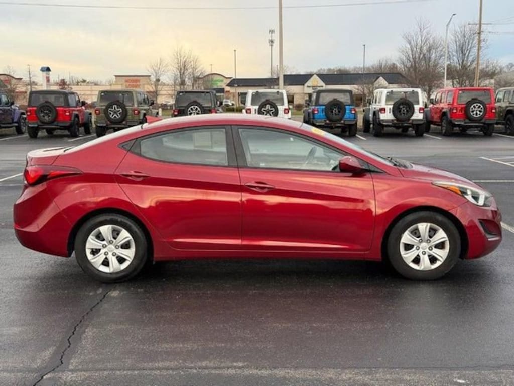 Used 2016 Hyundai Elantra SE Sedan
