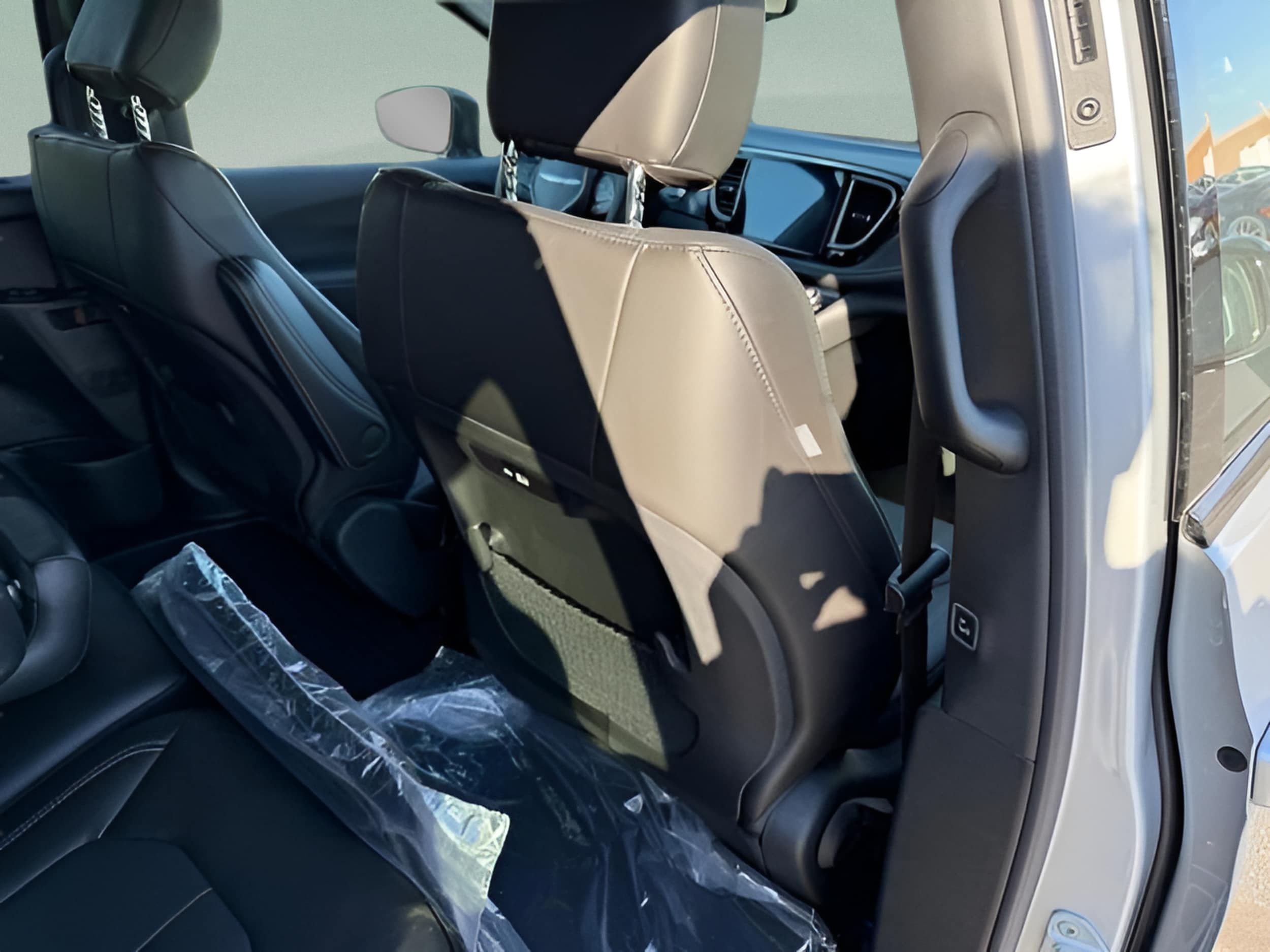 2026 Chrysler Pacifica Select - Photo 10