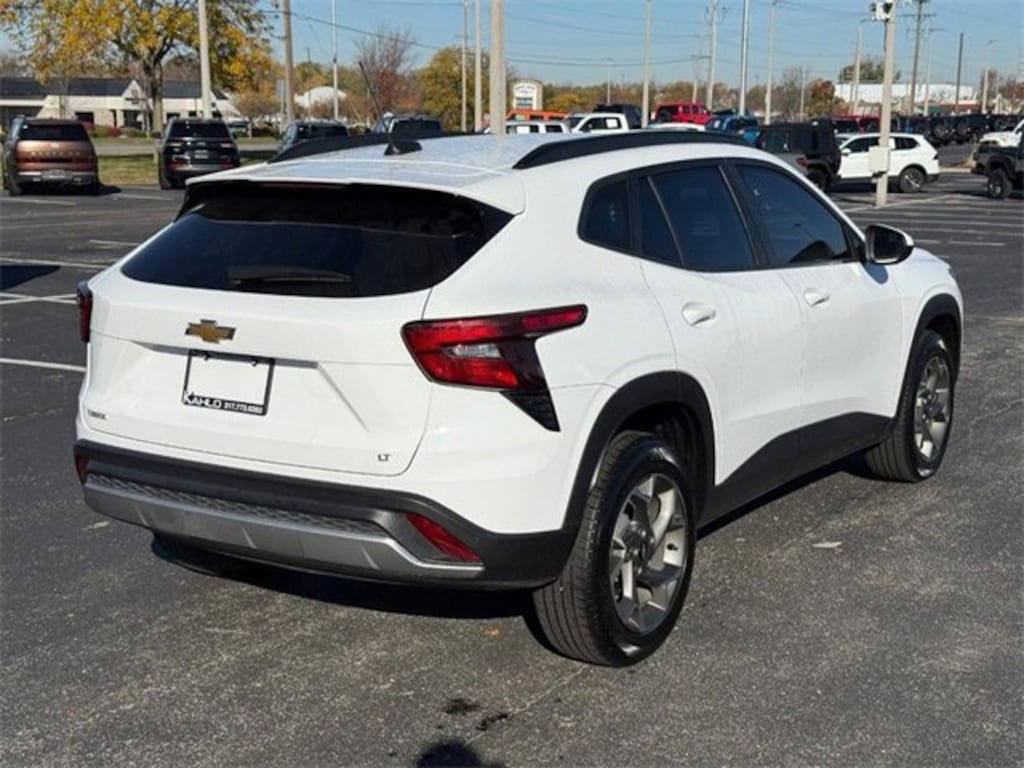 Used 2025 Chevrolet Trax LT SUV